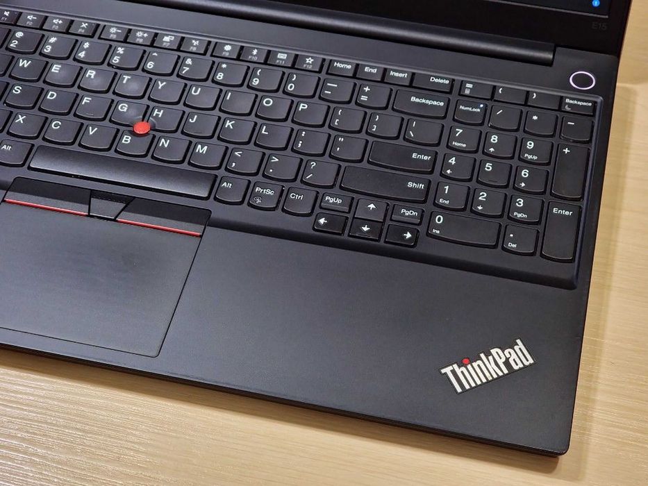 Lenovo Octacore 15.6" i5/16GB/385Nvme classe Profissional