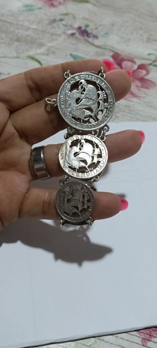Pulseiras caixinha tudo em prata
