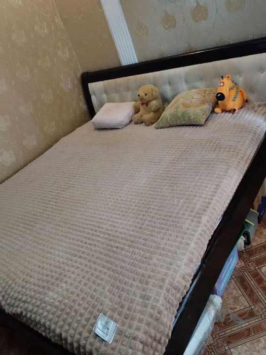 Кровать двуспальная