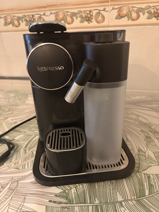Vendo Maquina de cafe Delonghi