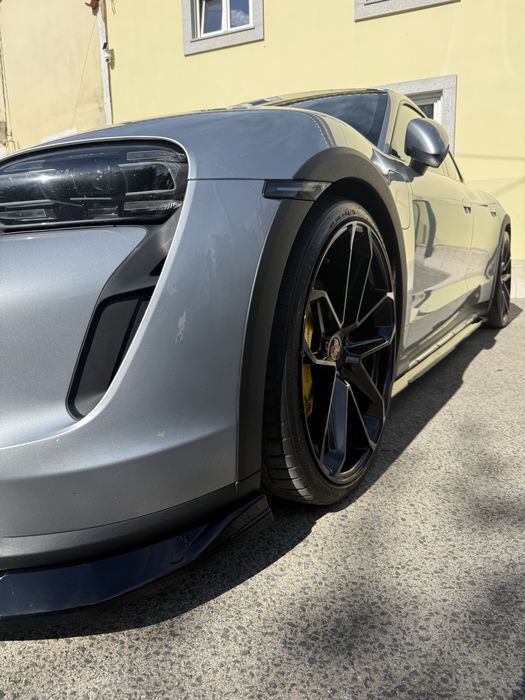 Porsche taycan 4 Cross Turismo