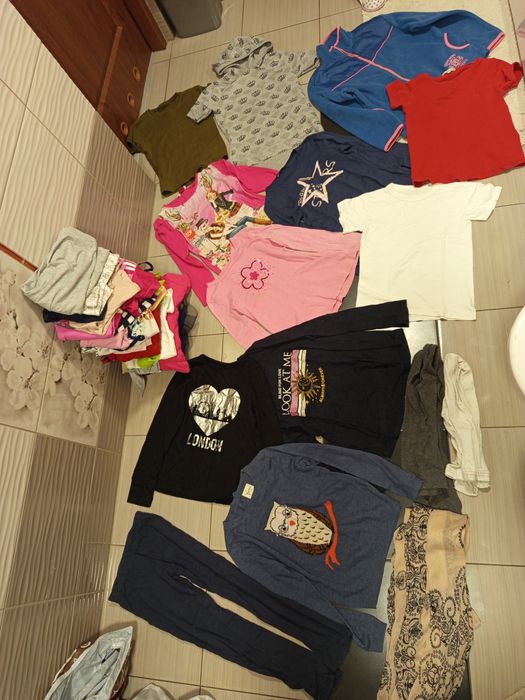 Ubrania 128 do 134 dziewczynki kompet 19zl do szkoły za 8 sztuk.