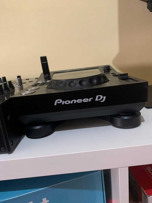 Par de XDJ 700 e DJM 700 em estado muito bom