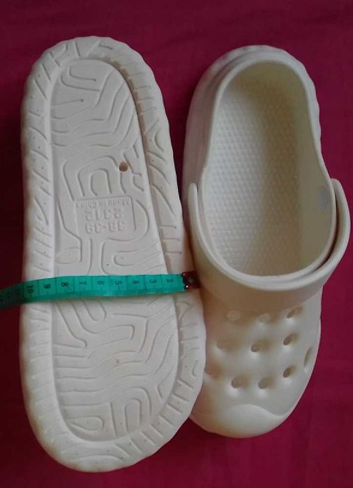 Модные кроксы с джибитсами, размер 38  сабо шлепанцы ЭВА