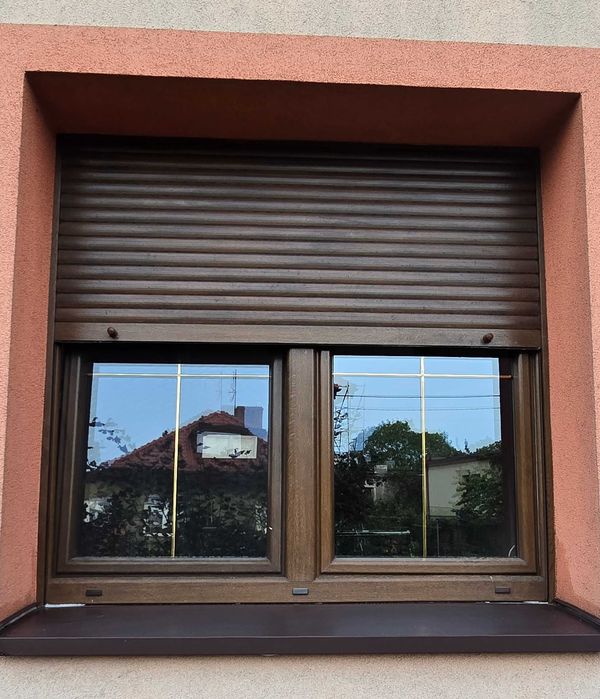 Okno 145 x 143cm Drutex  ORZECH z roletą i parapetem