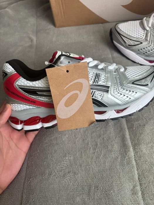 Asics Gel-Kayano 14 Red