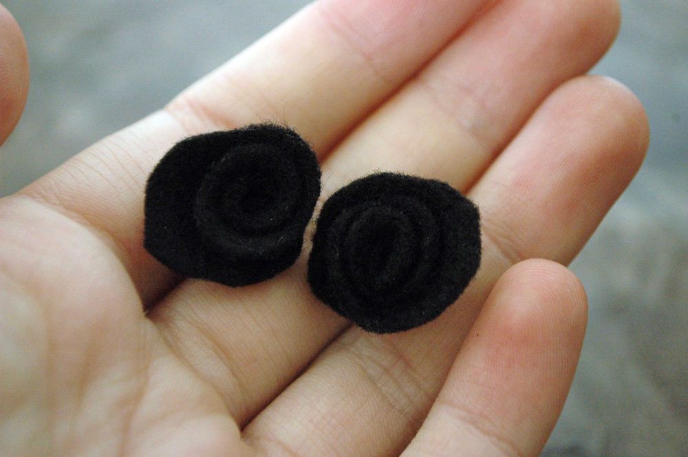 Brincos góticos florais