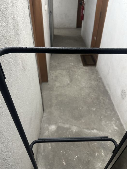 Vendo espelho com barras laterais