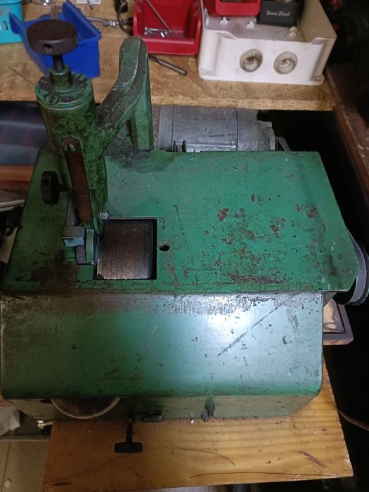 Ścieniarka , szarfówka obuwnicza do skór maszyna szewska