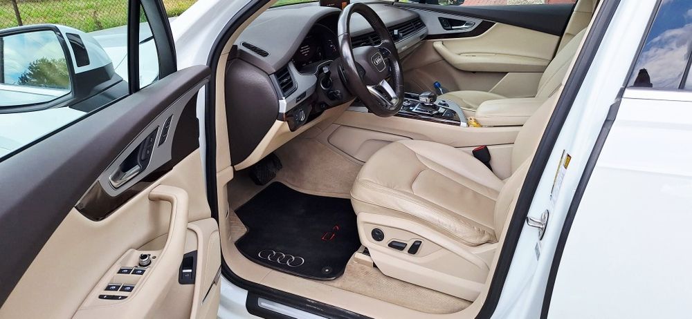 Auto do ślubu\Samochód na wesele\ Audi Q7