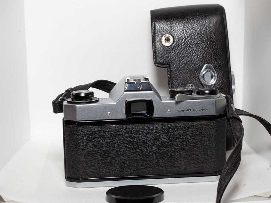 Máquina fotográfica analógica Asahi Pentax Spotmatic SPII + Helios 135