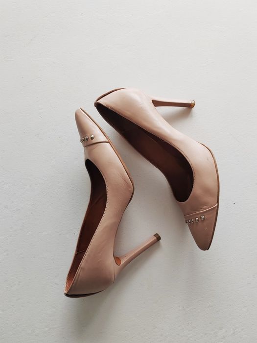 Szpilki Ryłko skóra naturalna szpilki nude