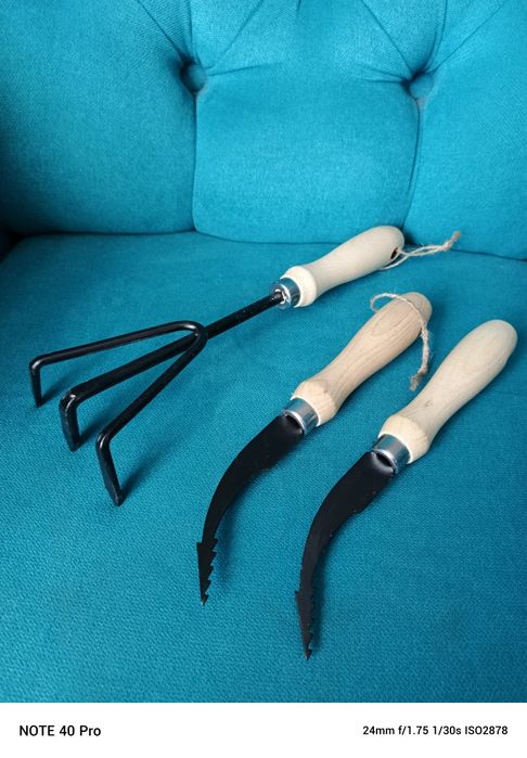 Narzędzia ogrodowe do pielenia działania dziabka haczka