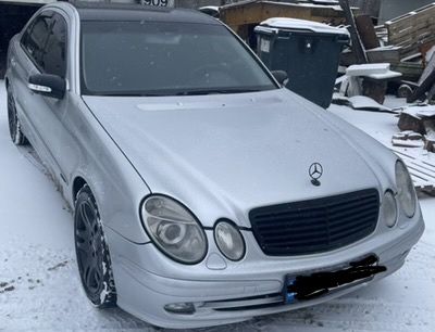 Mercedes Benz W211.   2.2