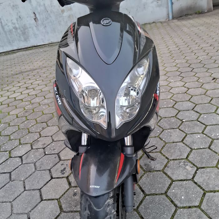 Scooter 50cc em bom estado económica 650€