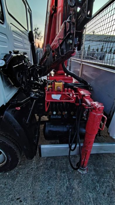 Samochód ciężarowy MAN L2000 z HDS