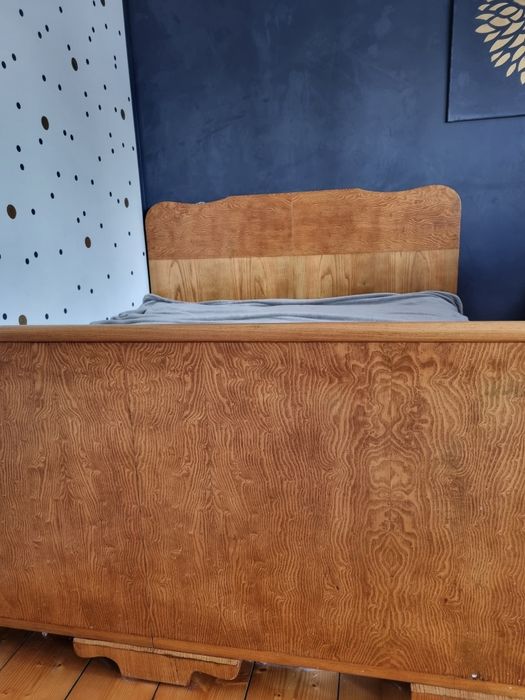 Zabytkowe łóżko po renowacji, lata 20-30, 160x200
