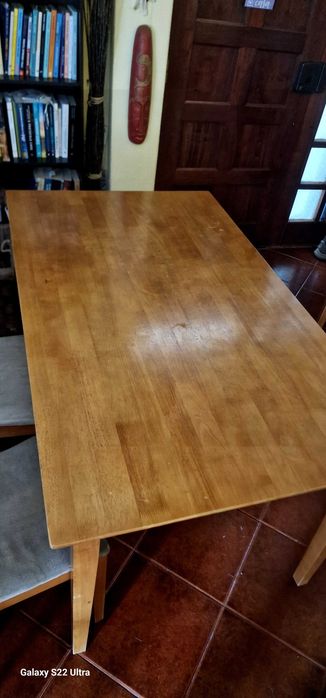 Mesa de sala com 4 cadeiras em cerejeira