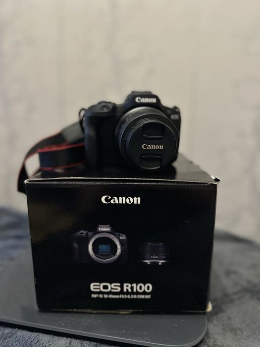 Canon EOS R 100
