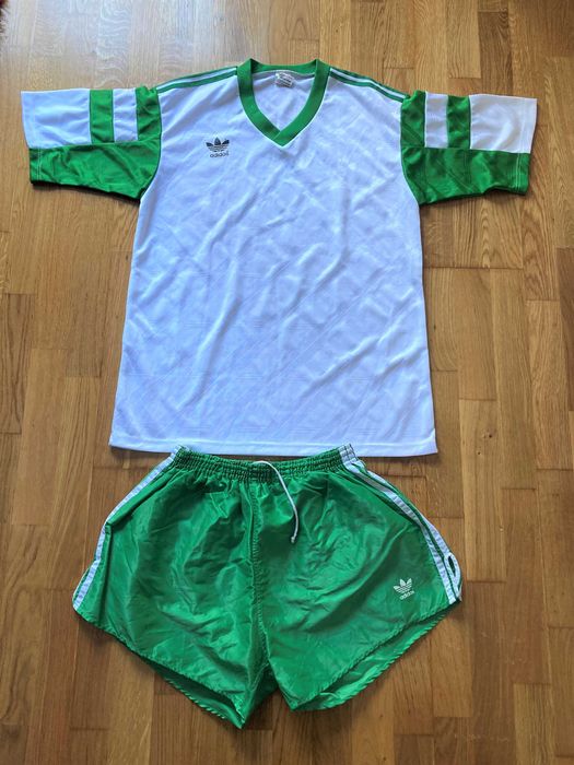 Adidas - Equipamento Futebol Anos 80