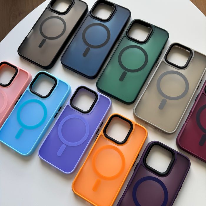 Матовий чохол з MagSafe на iPhone 16 серіі
