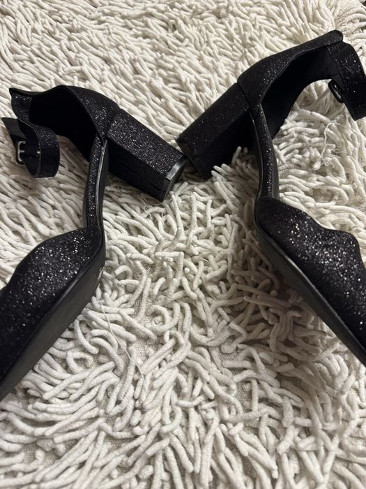Buty damskie brokatowe