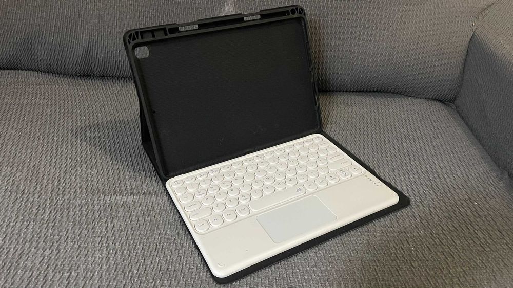Etui z klawiaturą Bluetooth + touchpad do iPad 10.2 (7/8/9 gen)