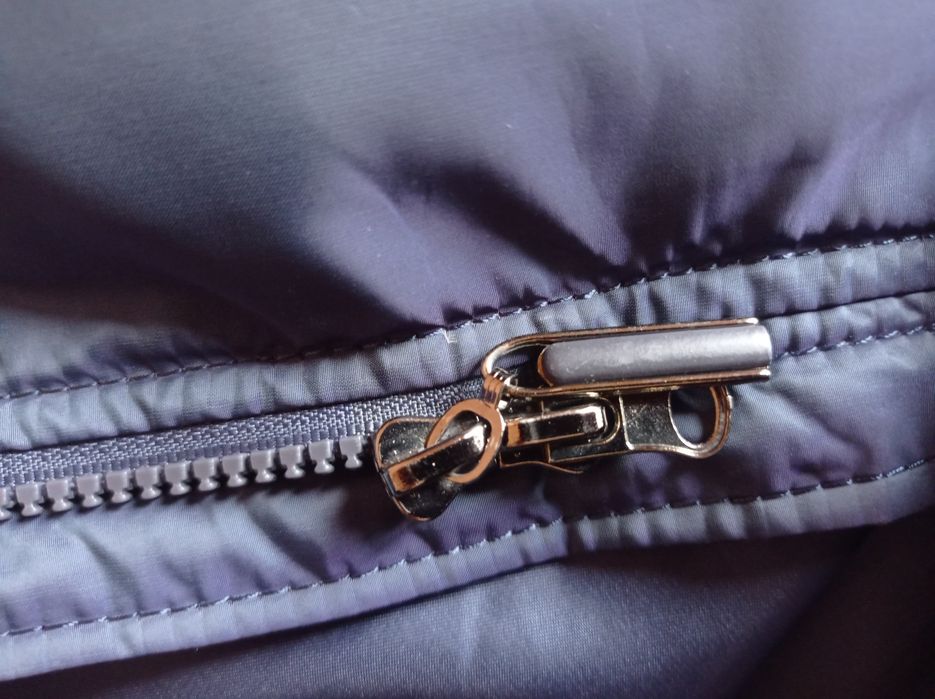 Пуховик синьо-фіолетового кольору дуже теплий