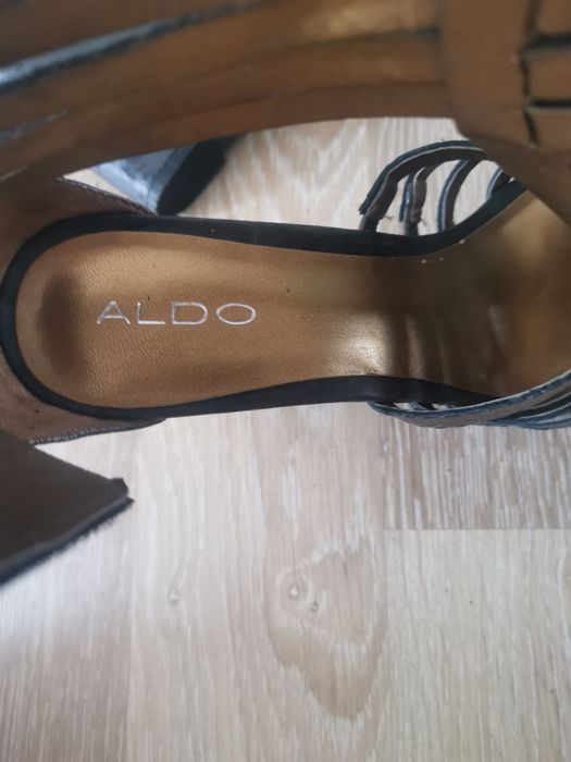 Sandały na koturnie Aldo r. 39