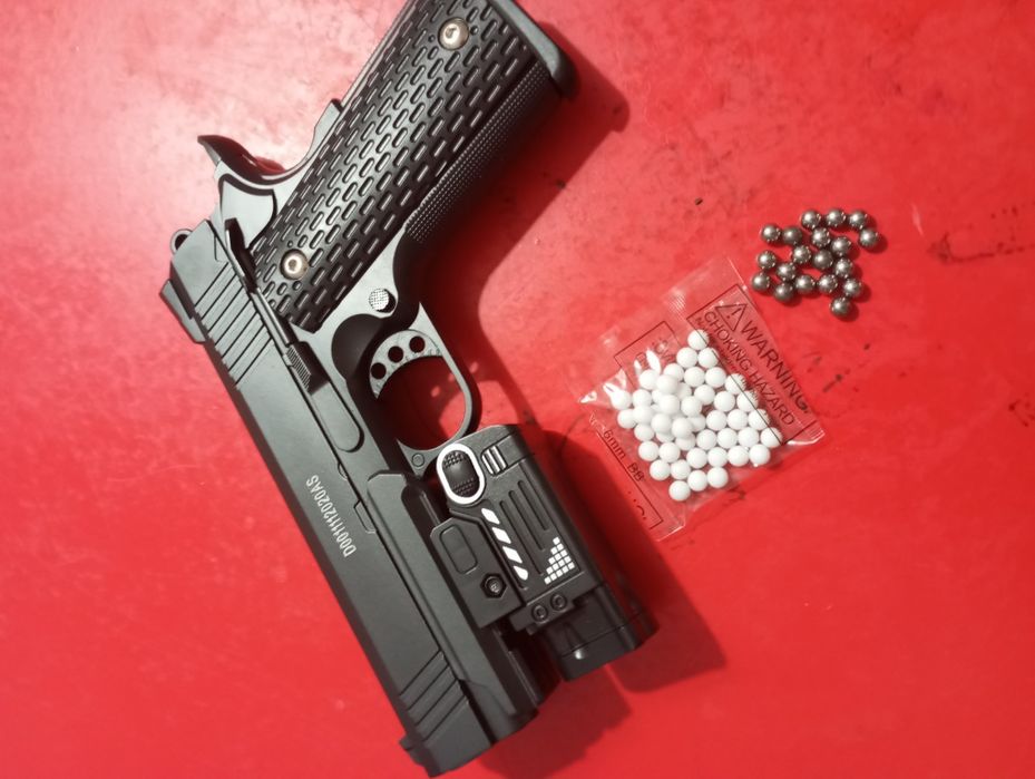 Pistola de airsoft ( nova ) full metal