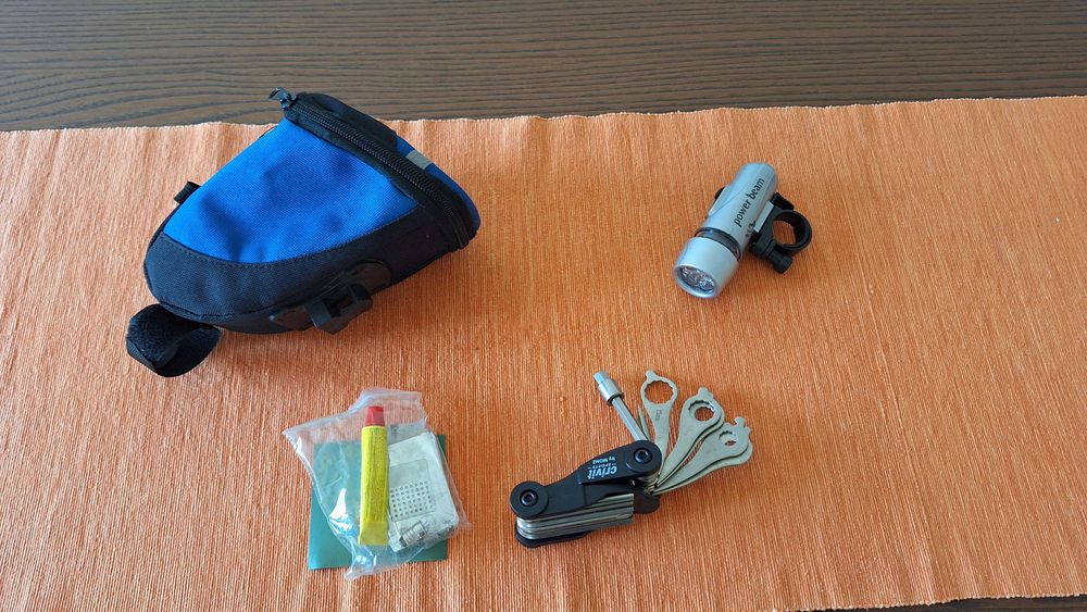 Bicicleta de Montanha (Falcon / Shimano). Com pouco uso.