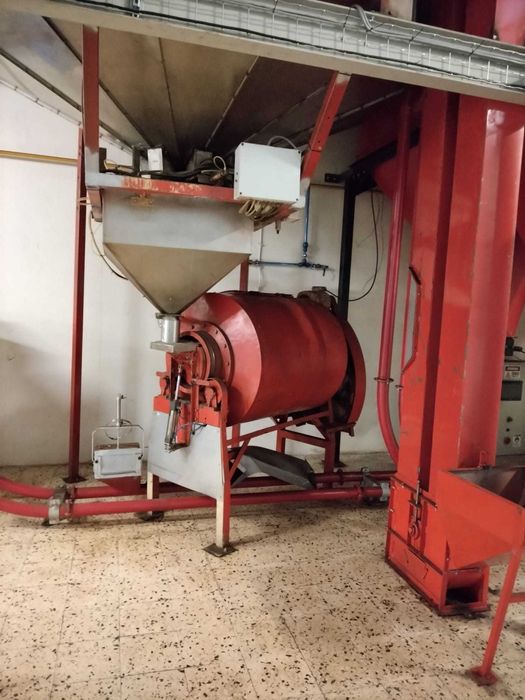 Conjunto de 10 silos com sistema de pesagem e mistura
