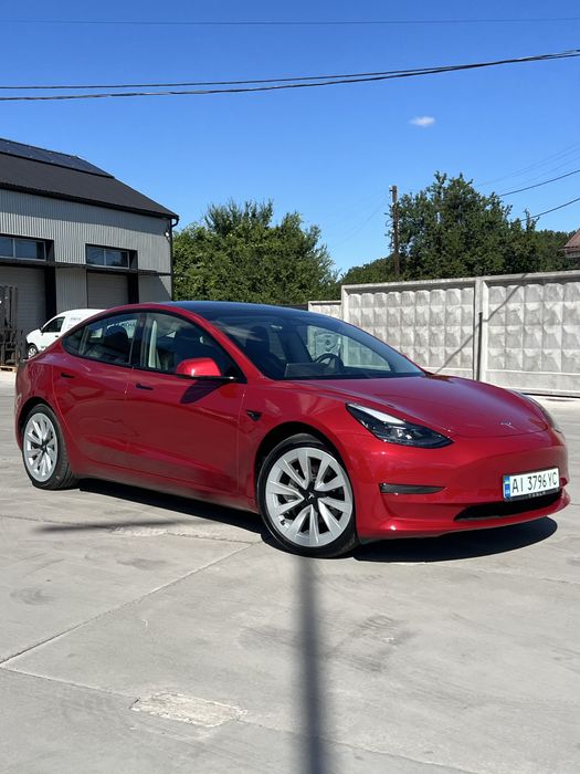 Tesla Model 3 2021р Рестайлінг
