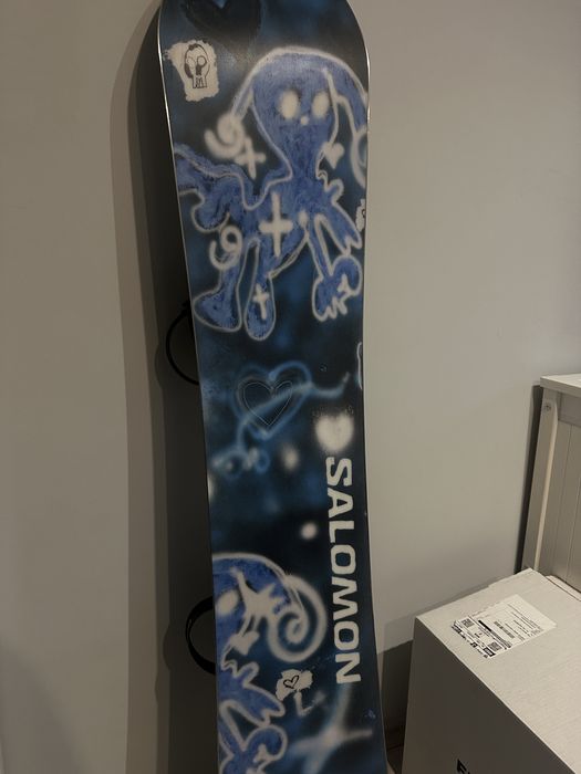Snowboard salomon abstract
