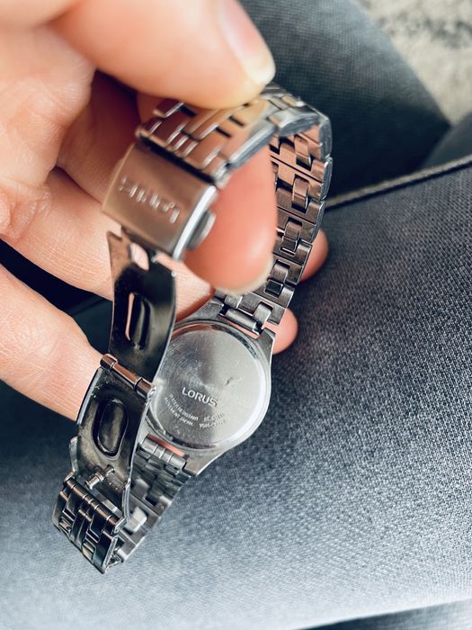 Cienka bransoletka do zegarka Lorus srebrna