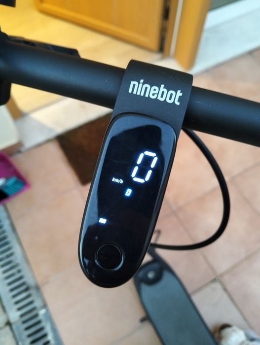 Trotinete Ninebot KickScooter F2