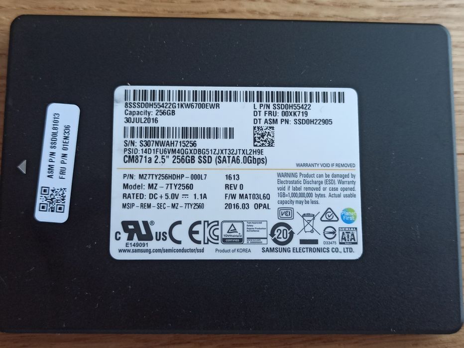SSD Samsung CM871a 256GB 2.5" SATA III — Надійний бренд, відмінний стан
