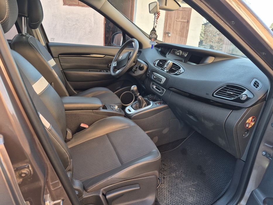 Рено гранд сценік