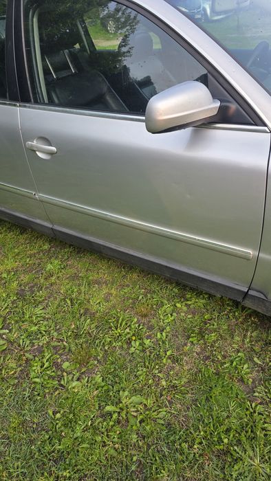 Dzwi Prawy Przód Volkswagen Passat B5 FL 2003r LA7W
