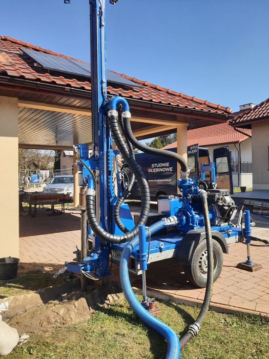 Studnia głębinowa woda za darmo ogród dom