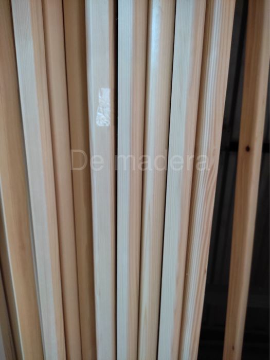 Плінтус, кутник деревʼяний