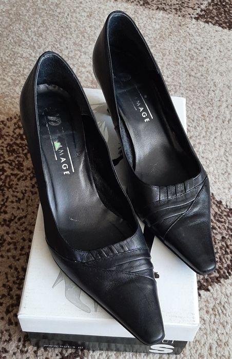 Buty na obcasie 39 skóra