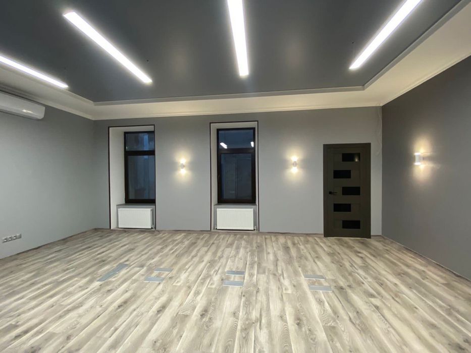 Сдам офис в центре города с генератором , ул Софиевская 15