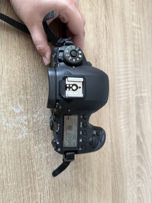 Canon  EOS 6D mark II