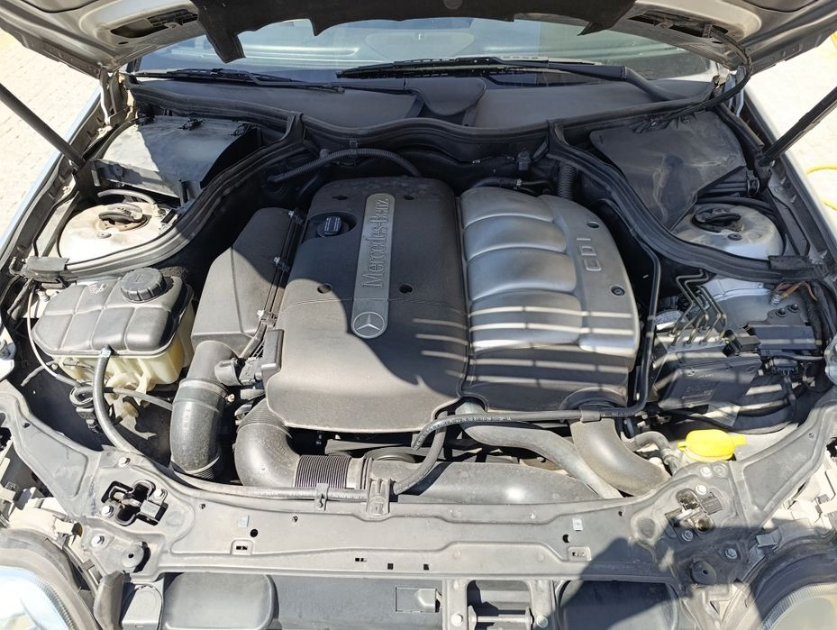 Mercedes-Benz C220 CDI Elegance (2001) – Apenas 219100 km – Mecânica Impecável