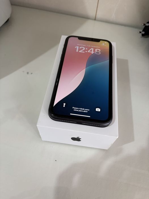 iPhone 11 64 GB Preto – Face ID avariado – bateria 75% + capas