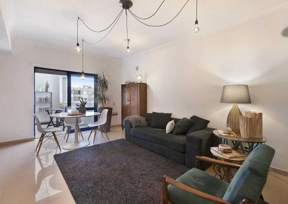 alugo apartamento quinta nova charneca  de caparica mês Janeiro