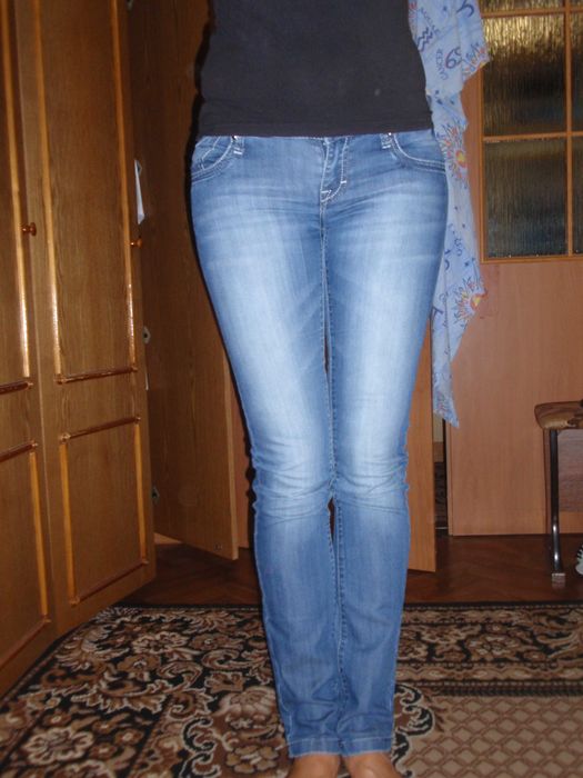 Джинси в гарному стані,розмір 27.Заміри на фото.