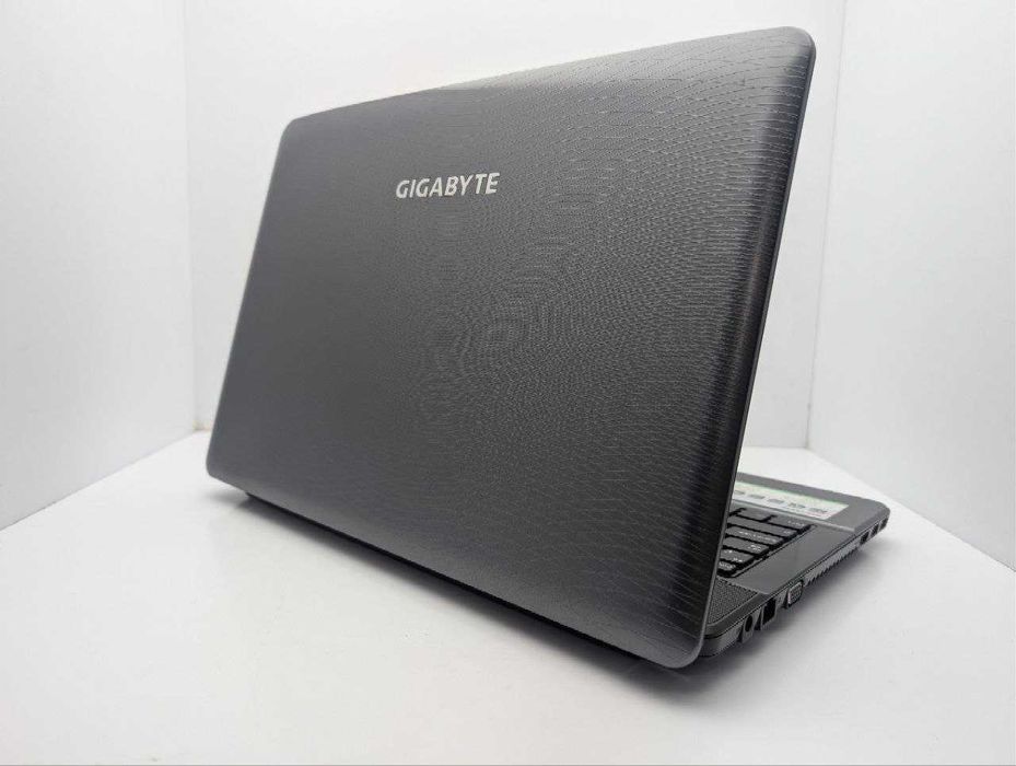 Gigabyte Q2532 intel i3-2348M Ram:8Gb HDD:320Gb Intel HD Graphics 15.6