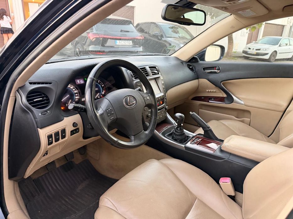 Lexus IS 220 D 117 CV